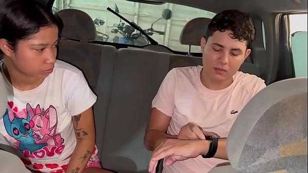 Una dura follada con mi hermanastra antes de irme a jugar futbol. H.L.