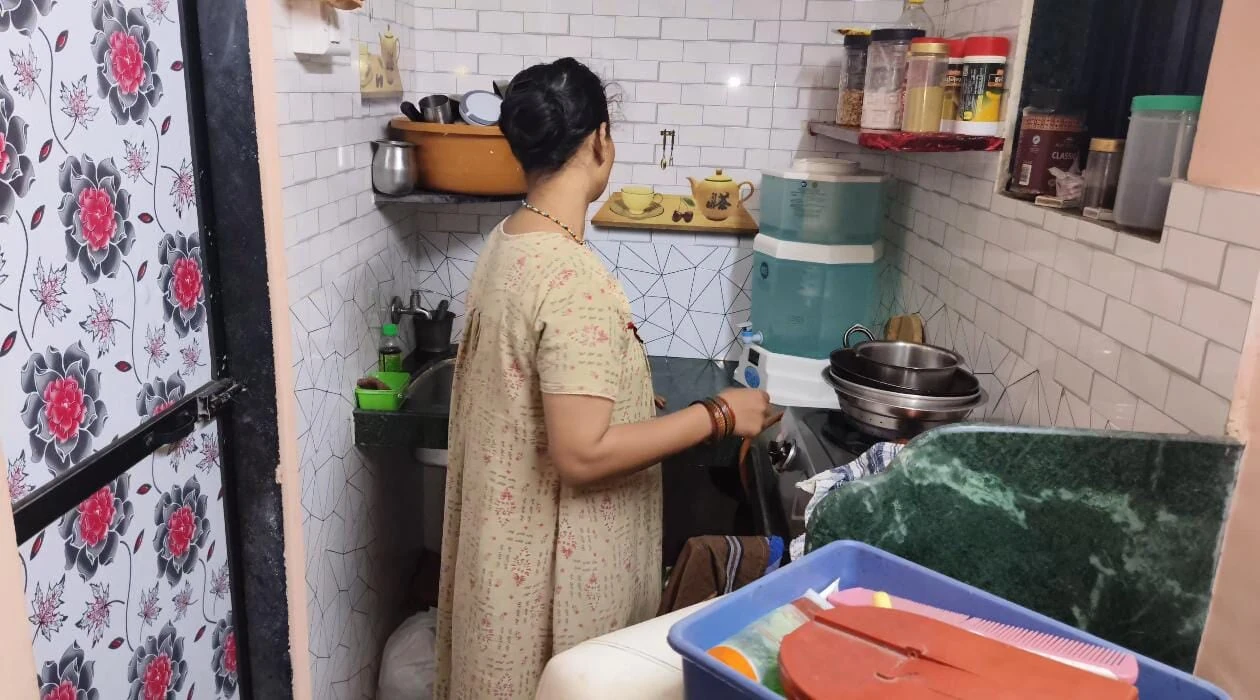 Called the neighbor’s girl on the chat and Sucked the lung