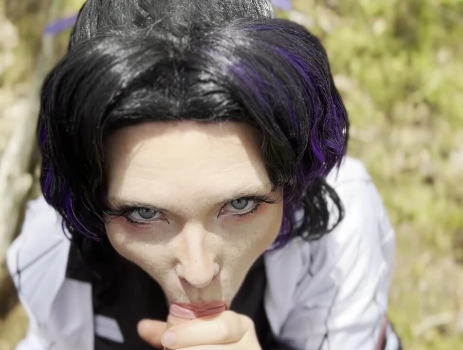 Hot Shinobu Cosplay: Demon Hunter drops all inhibitions in the forest!