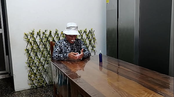 Old dirty-ass fucking a student who makes a pass at him and doesn’t let the opportunity pass him by!